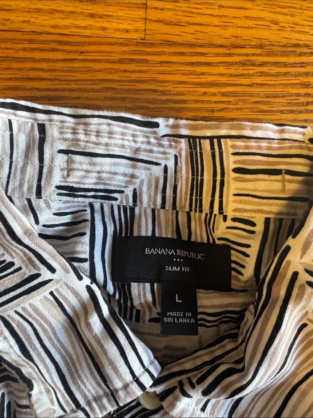 Banana Republic Black & White Geometric Short-Sleeve Button-Down Shirt